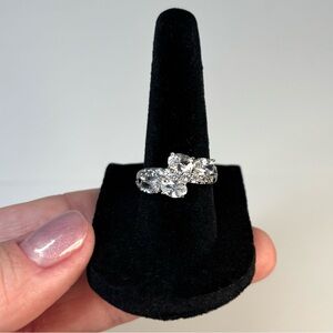 18k white gold-plated ring with sparkly white CZ stones